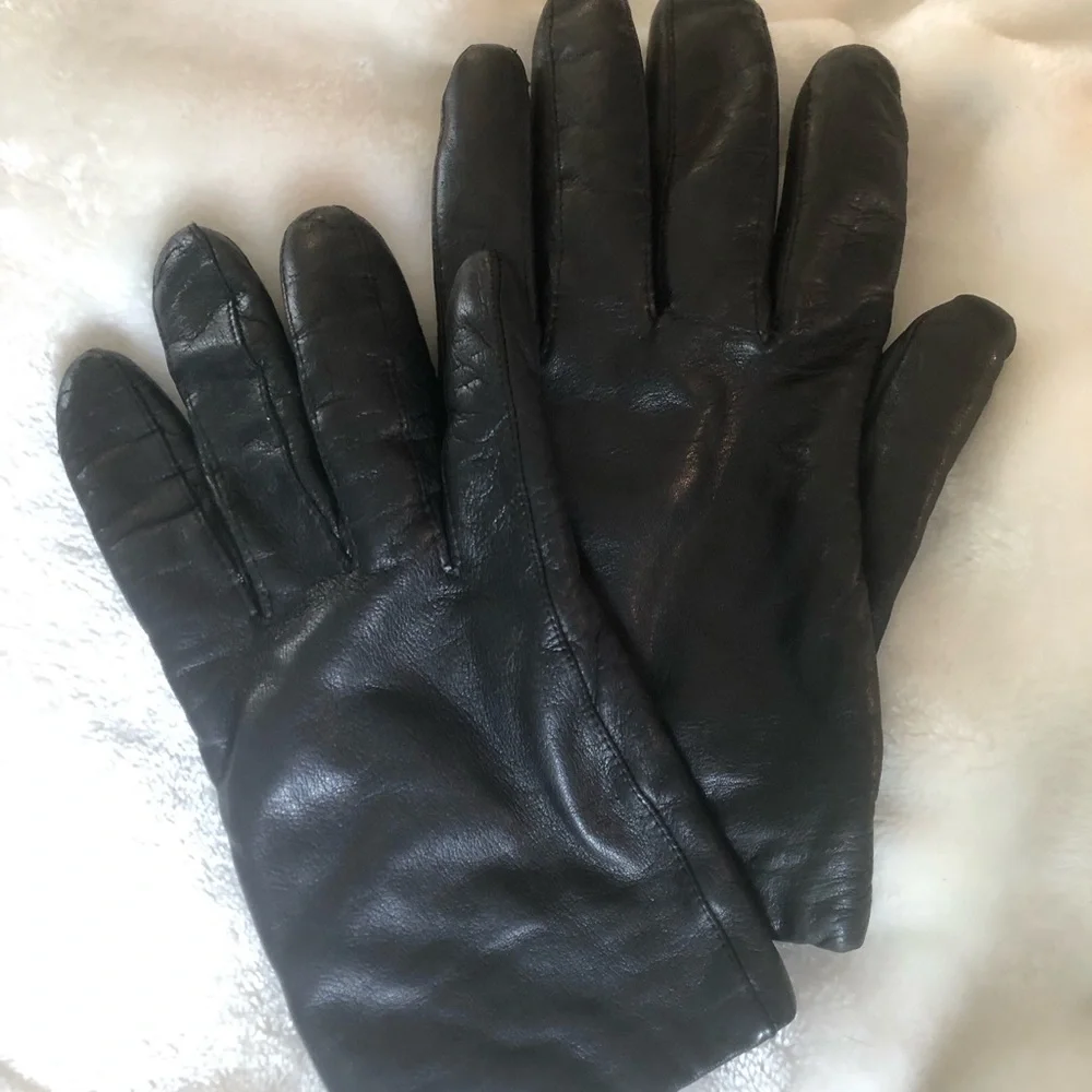 Black Leather Gloves with faux Fur Cuff - Women's Winter Accessory